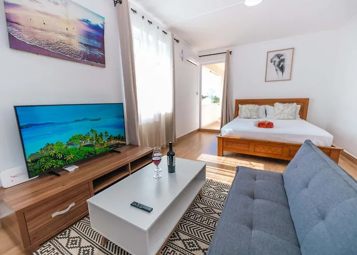 1 Bedroom Studio 10Mins Walk To Beach - Va4